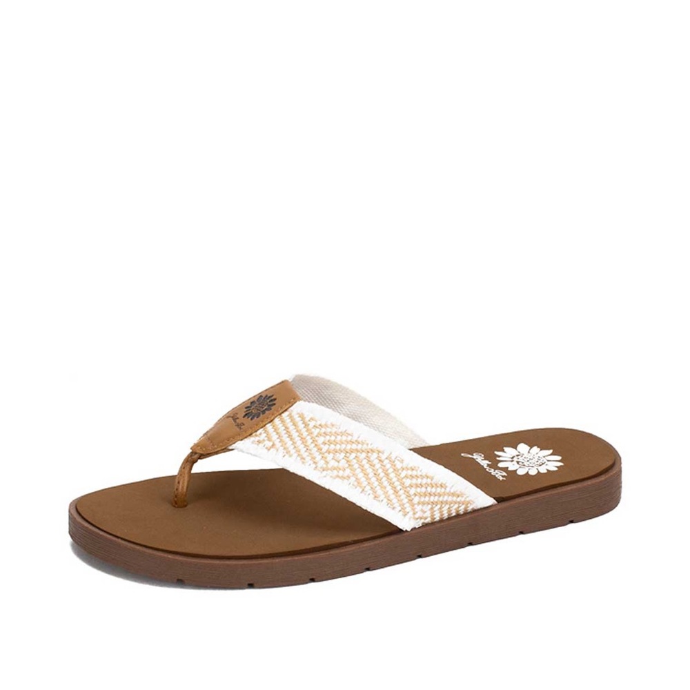 Yellow box Feroze white  flip flops sandals medium width new in box. FIRM PRICE